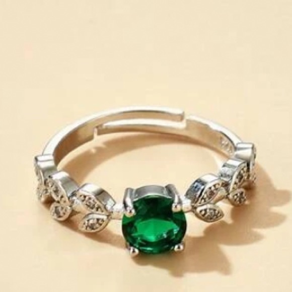 NEW STERLING SILVER EMERALD RING - Picture 6 of 7